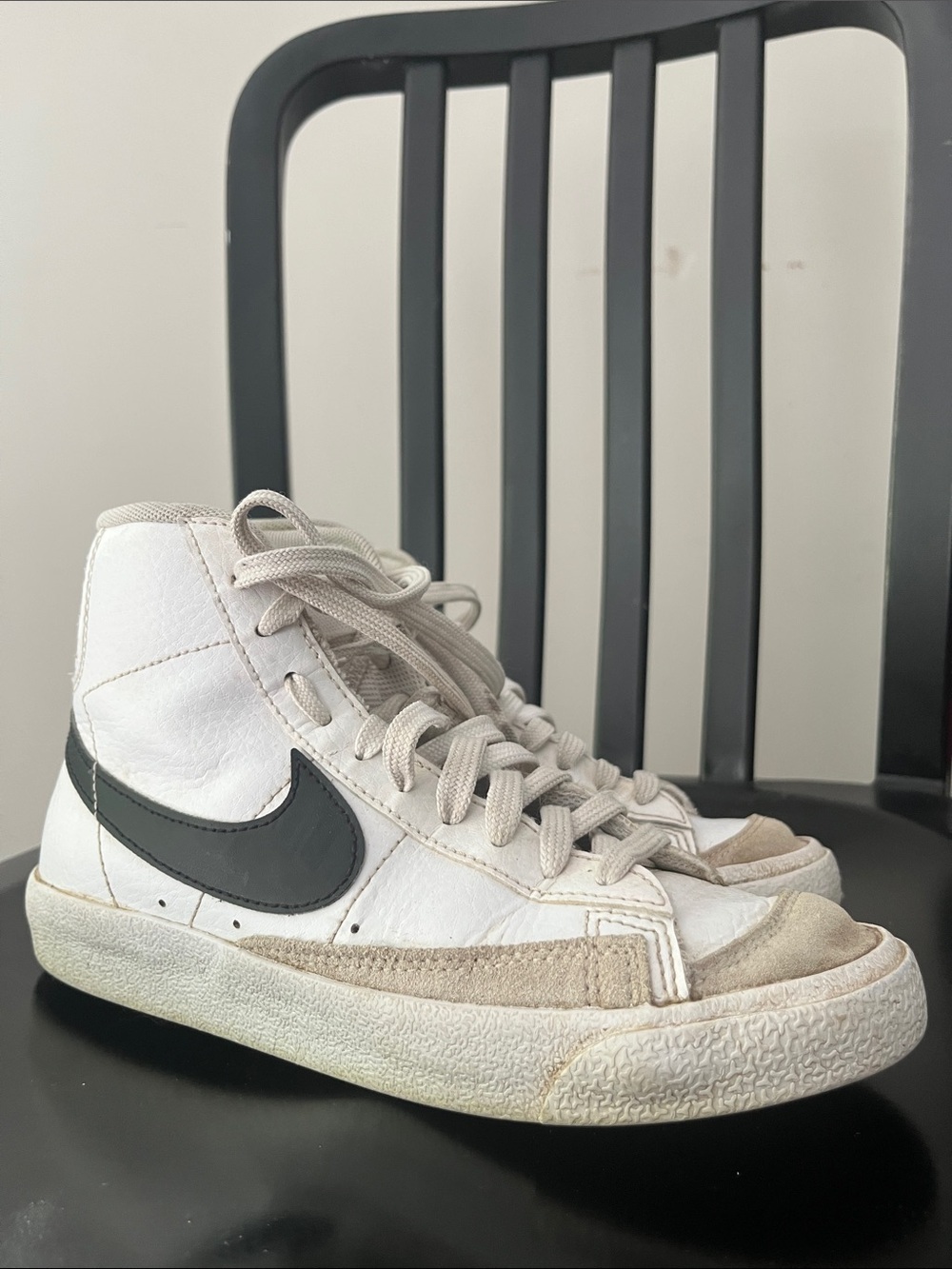 Girls NIKE Blazers High Top Sneakers 4Y white,black